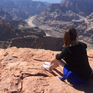 Meet your Posher, Ine